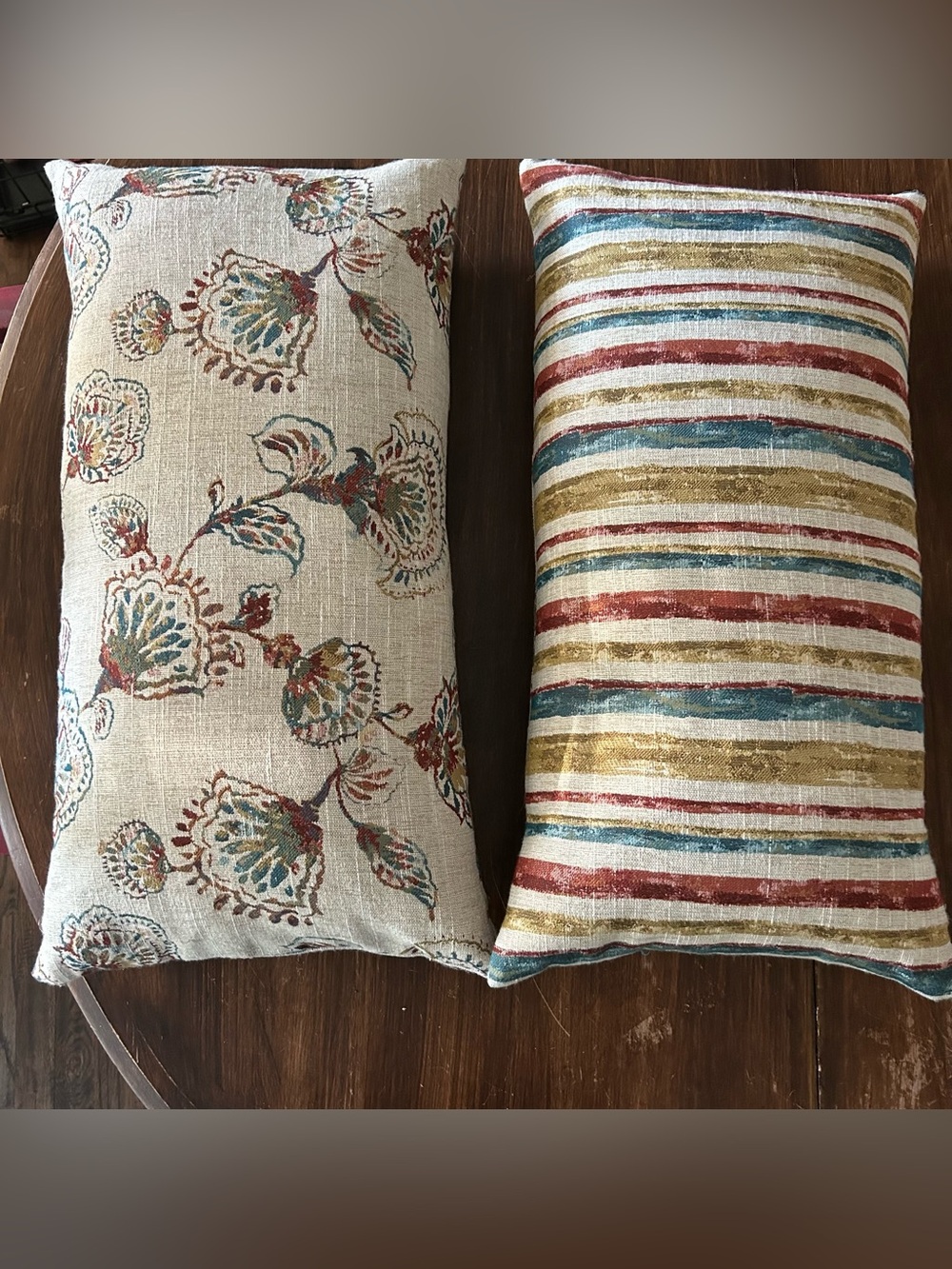 Set of 2 Lumbar 25”x13” Floral Striped Pillows
Unbranded No MaterialTag
